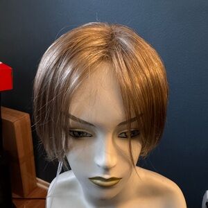 Elegant Light Brown Women's Wig